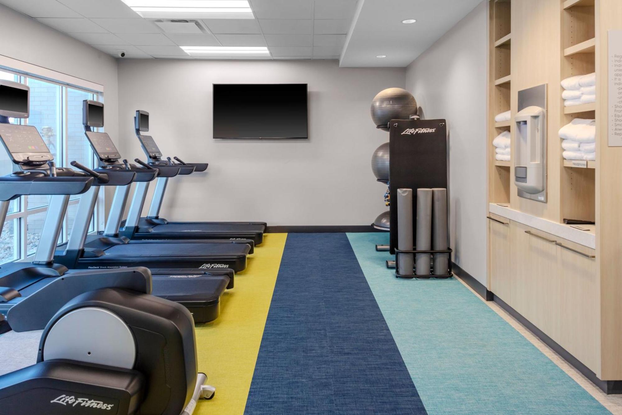 Towneplace Suites By Marriott Chesterfield Esterno foto